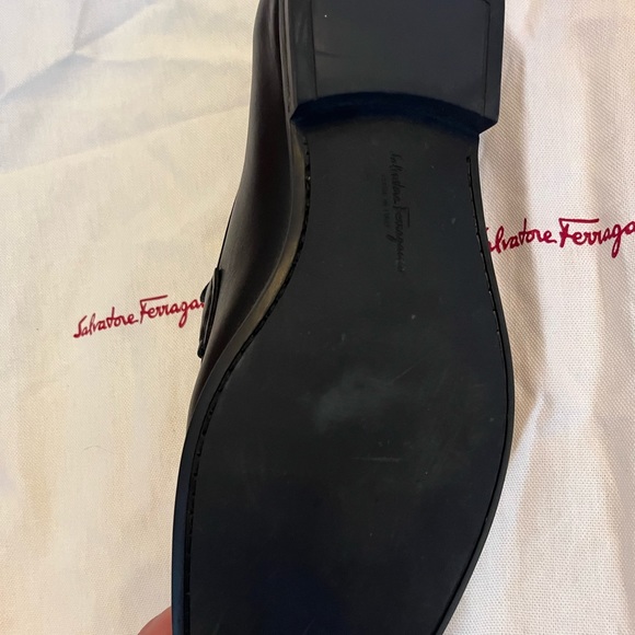 Size 11D Ferragamo men’s loafers. The bit flips over for a black with silver. main image 5
